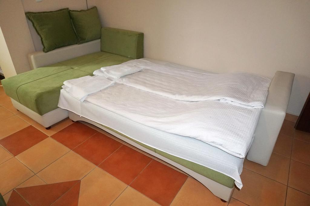 אוהריד Apartments Ristak מראה חיצוני תמונה