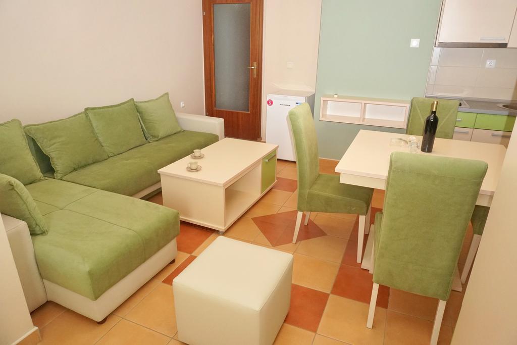 אוהריד Apartments Ristak מראה חיצוני תמונה