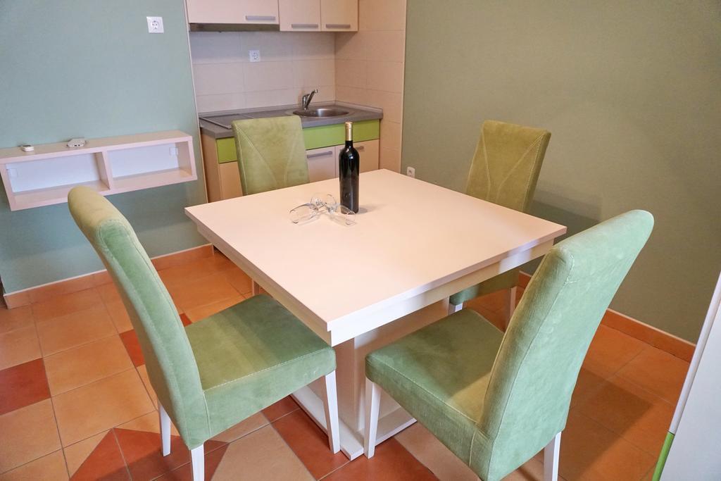 אוהריד Apartments Ristak מראה חיצוני תמונה