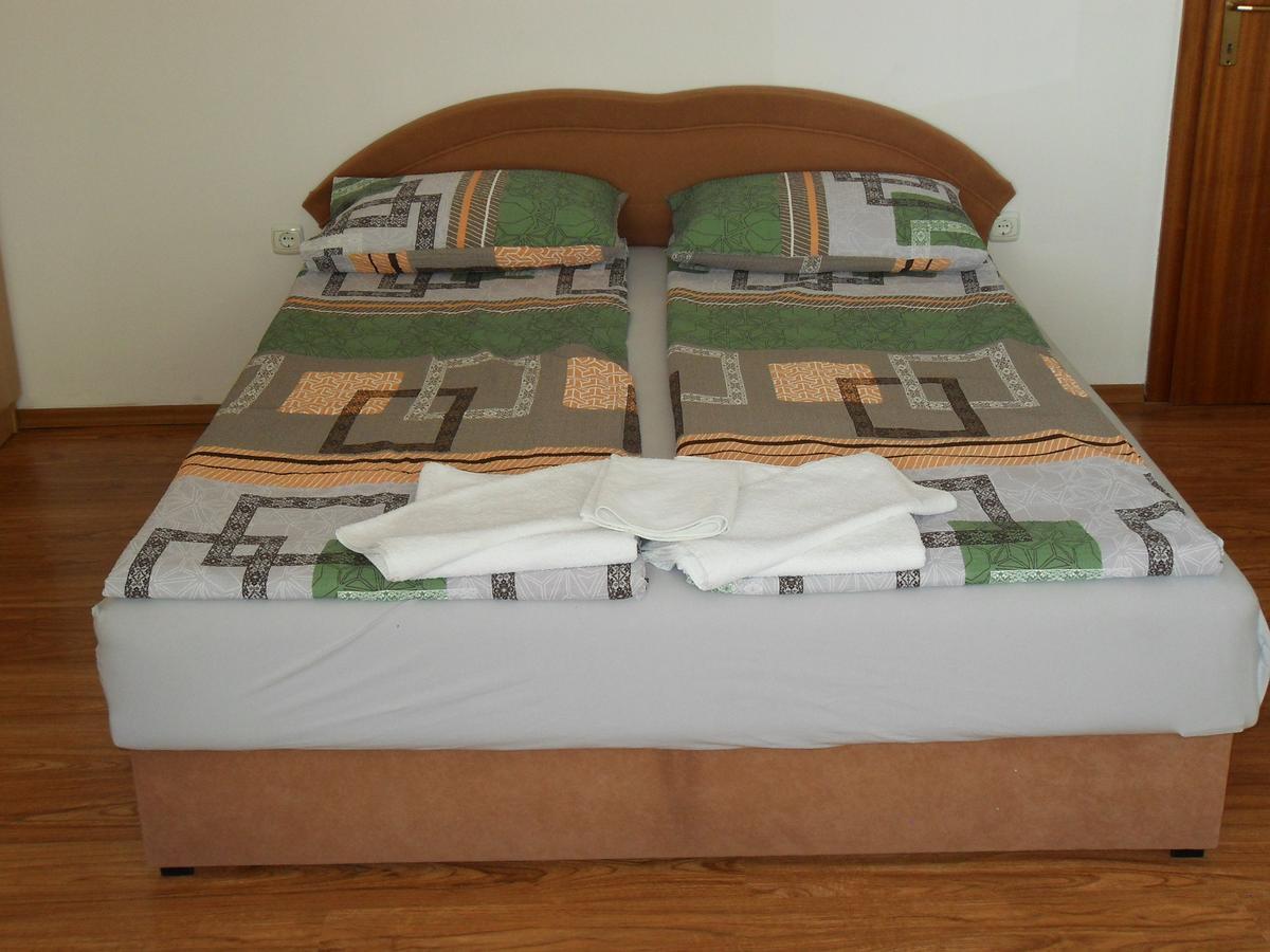 אוהריד Apartments Ristak מראה חיצוני תמונה