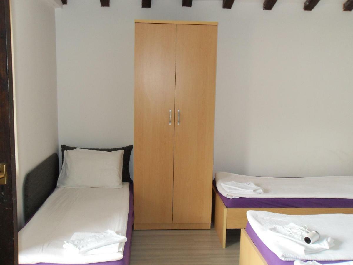 אוהריד Apartments Ristak מראה חיצוני תמונה
