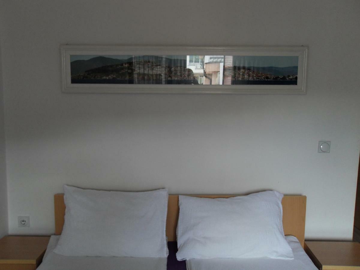 אוהריד Apartments Ristak מראה חיצוני תמונה