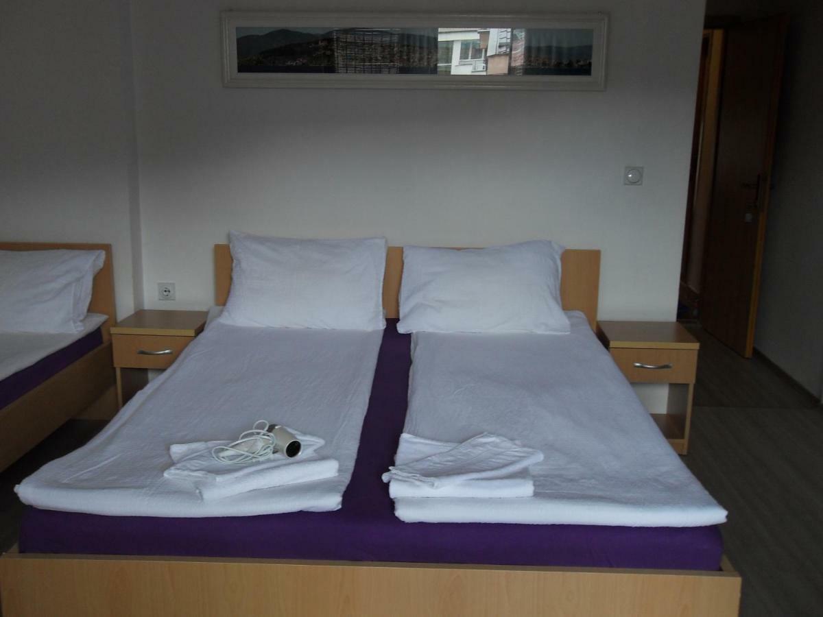 אוהריד Apartments Ristak מראה חיצוני תמונה