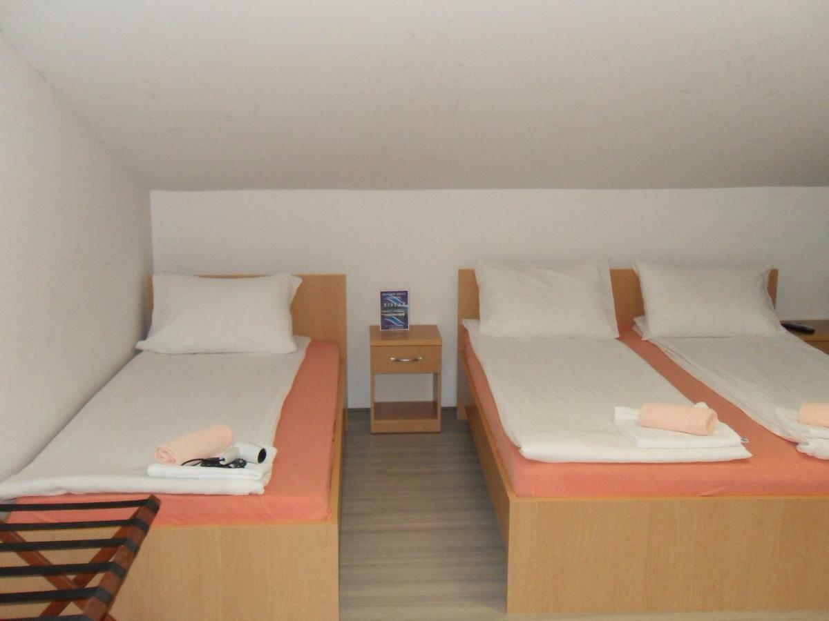 אוהריד Apartments Ristak מראה חיצוני תמונה