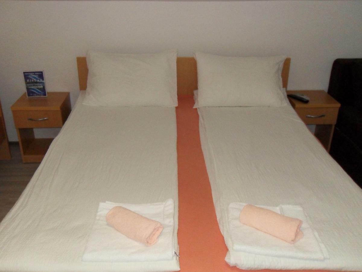 אוהריד Apartments Ristak מראה חיצוני תמונה