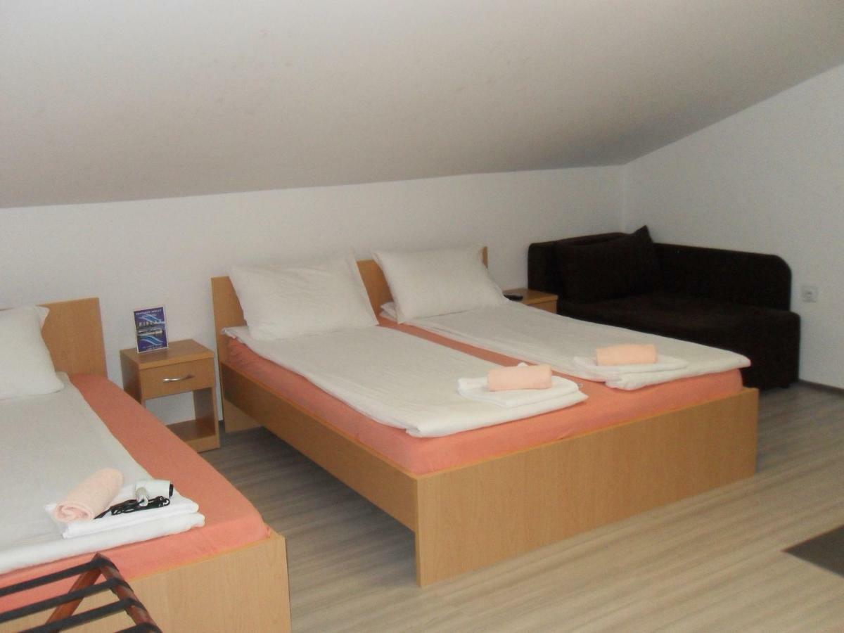 אוהריד Apartments Ristak מראה חיצוני תמונה